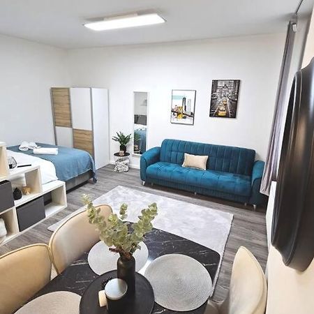 Affordable Suite In Vienna'S Hotpoint Exteriör bild