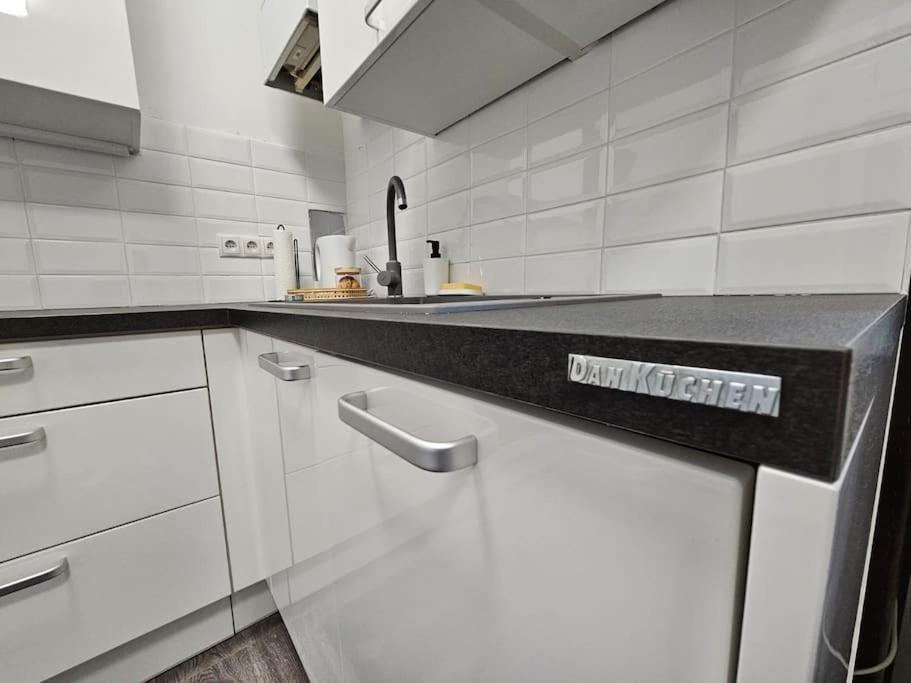 Affordable Suite In Vienna'S Hotpoint Exteriör bild