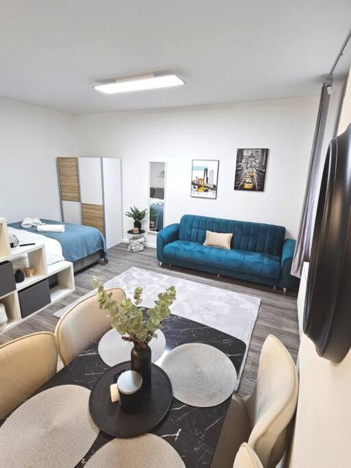 Affordable Suite In Vienna'S Hotpoint Exteriör bild