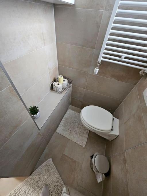 Affordable Suite In Vienna'S Hotpoint Exteriör bild