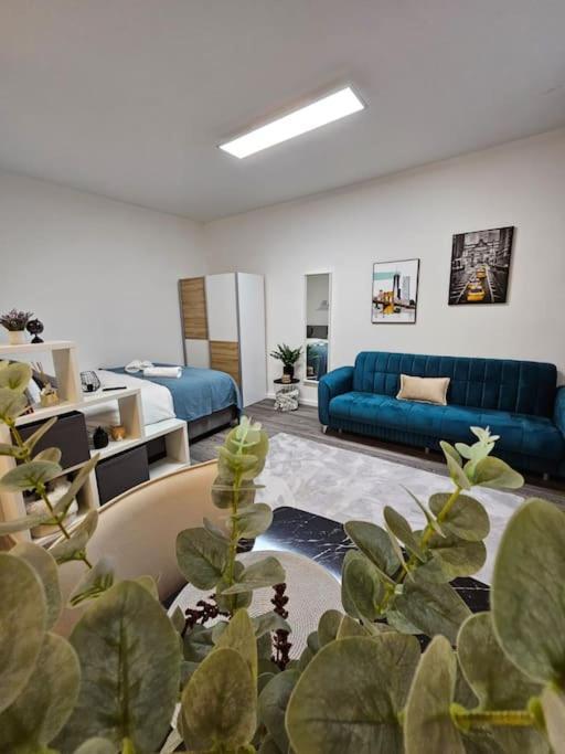 Affordable Suite In Vienna'S Hotpoint Exteriör bild