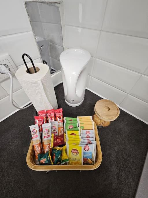 Affordable Suite In Vienna'S Hotpoint Exteriör bild